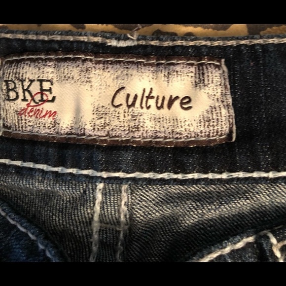 BKE Couture  size 31  blue jeans straight cropped shown  w/ cuff NWT - Picture 7 of 16